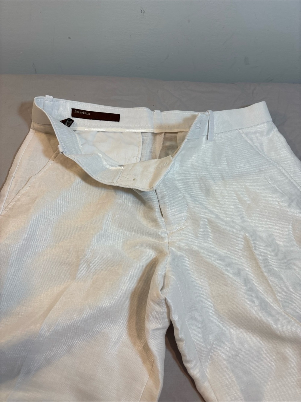 Perry Ellis White Men’s Flat Front Shorts. 538. SOLD